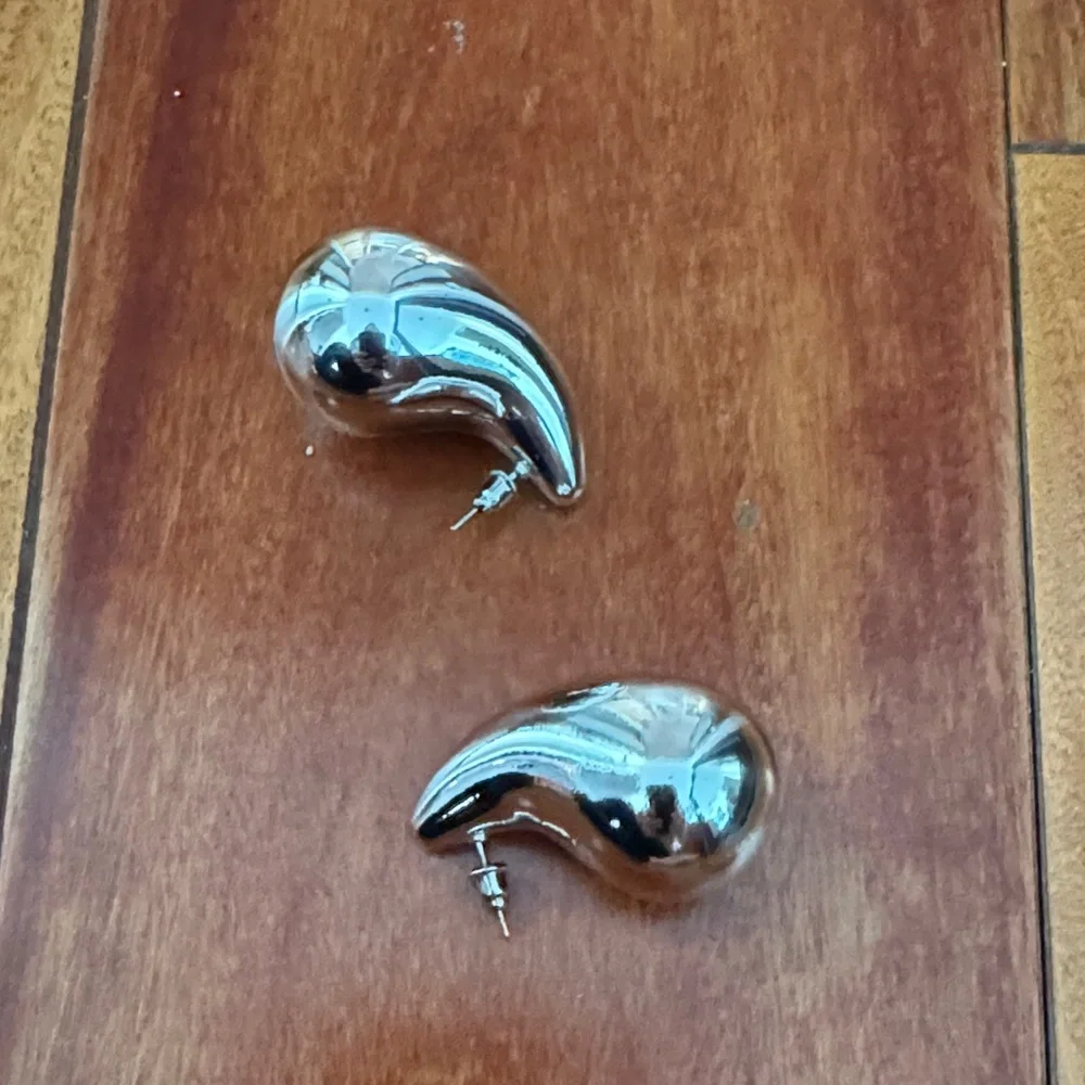 Tear Drop Earrings silver plated - Picture 4 of 5